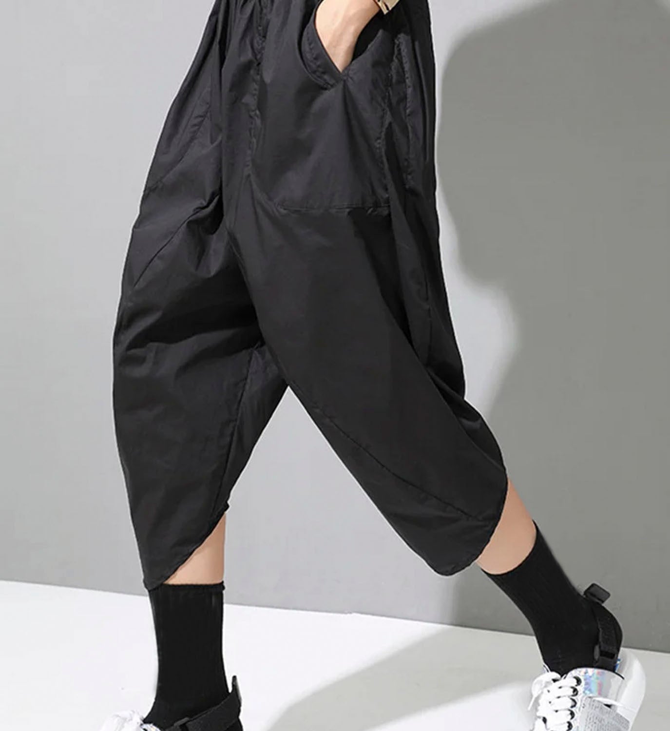 Curved Hem Cropped Balloon Pant