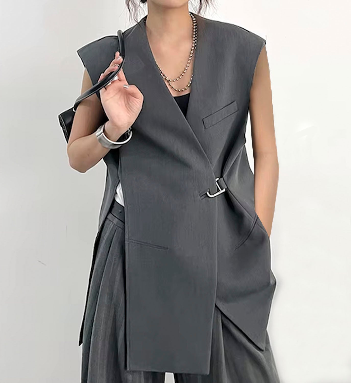 Slit Buckle Vest - DIGS