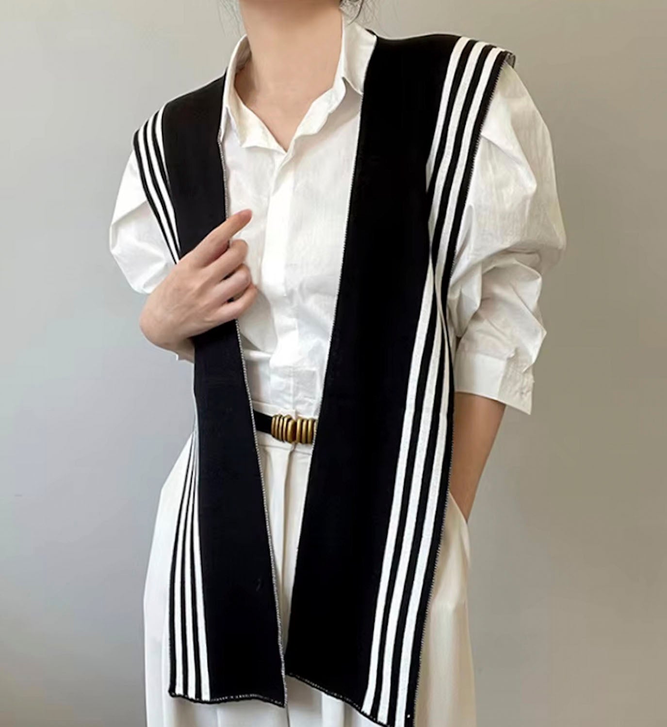Border Stripe  Shoulder Sweater