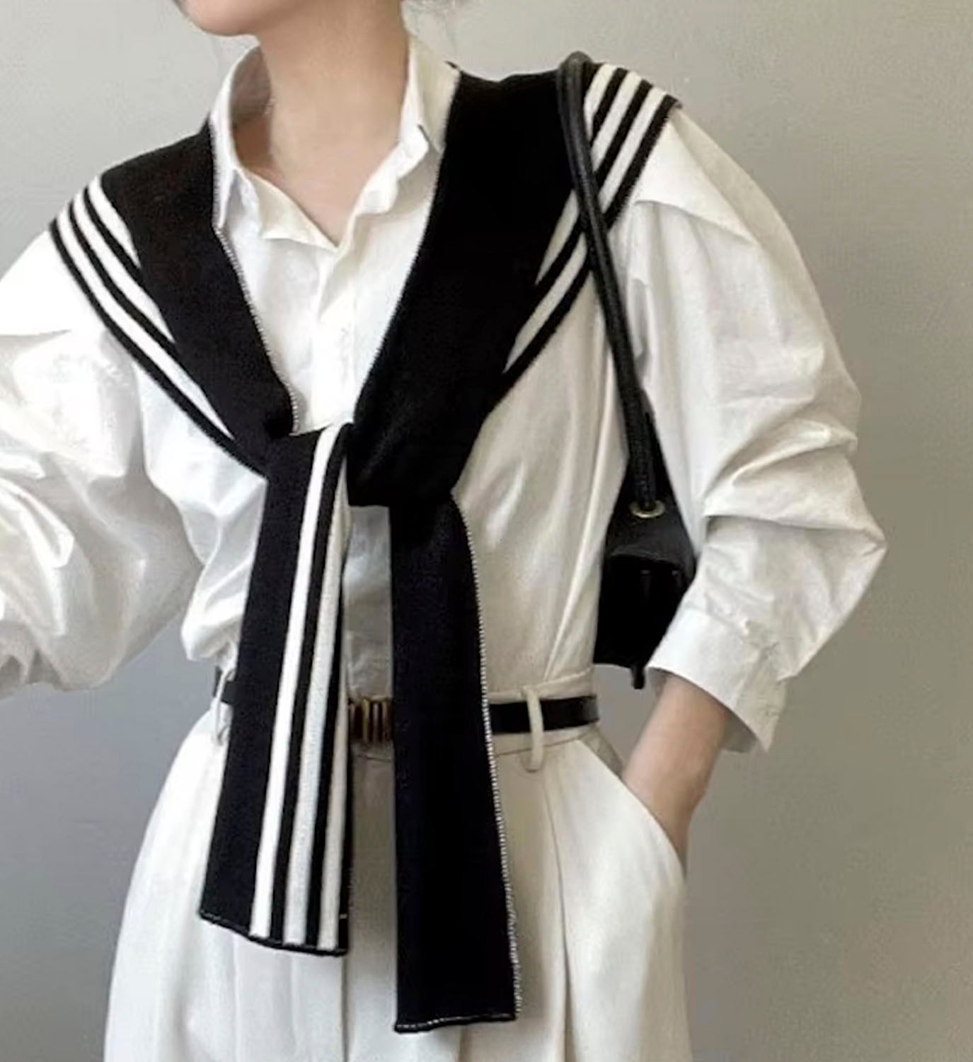 Border Stripe  Shoulder Sweater